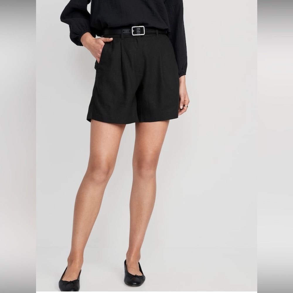 Extra high-waisted Taylor Linen-blend Trouser Shorts